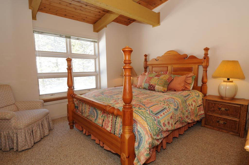 Beaverhead Condos At Big Sky Resort Room photo